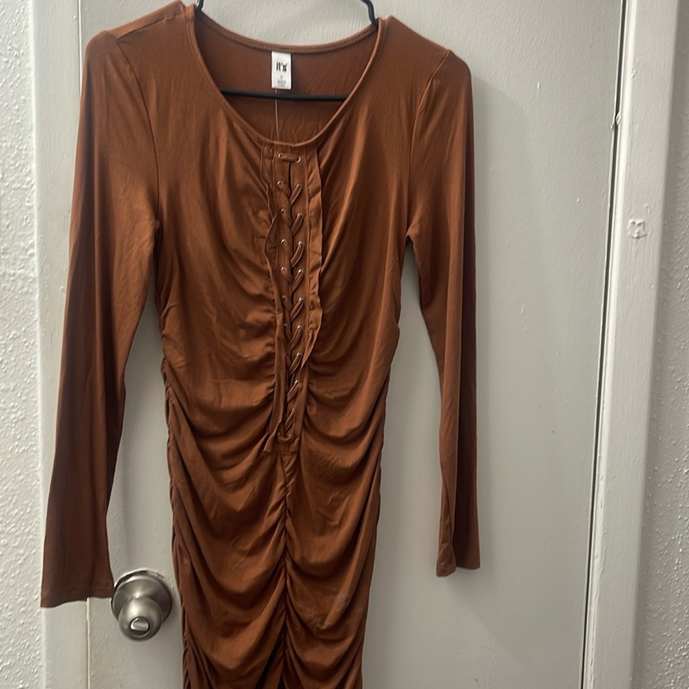 Ringed brown dress